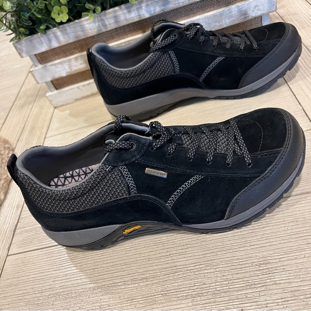 Dansko Suede Leather Hiking Shoes Lace Up Size 9 Black Waterproof